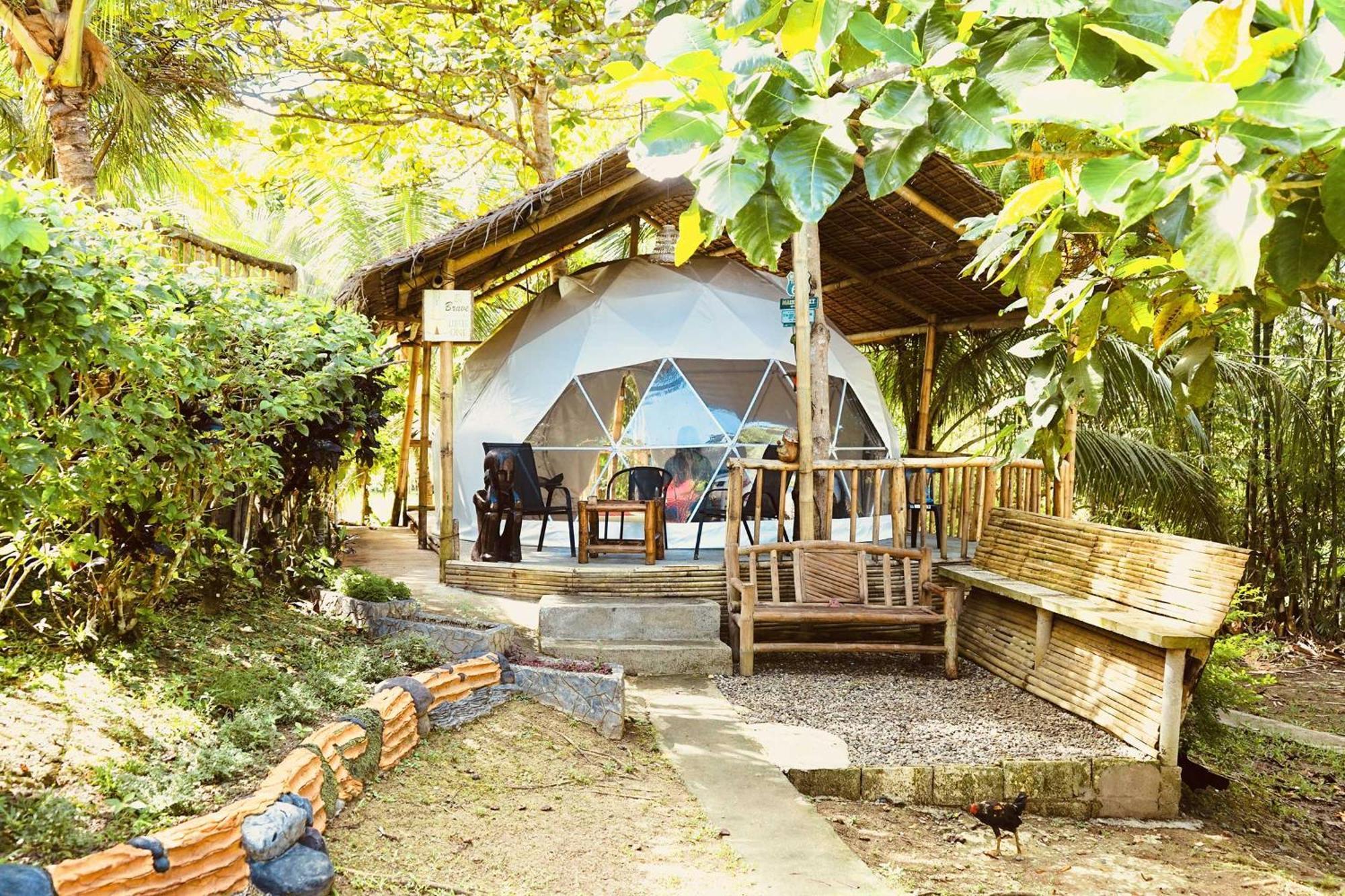 Eco Glamping Treehouses Closest To Tourist Attractions Luxury tent