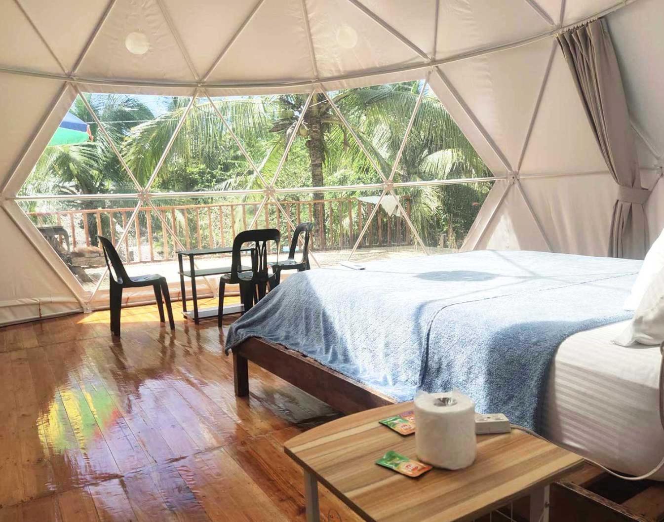 Eco Glamping Treehouses Closest To Tourist Attractions Luxury tent